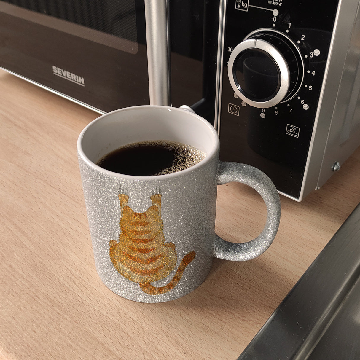 Aggressiver Kater Kaffeebecher
