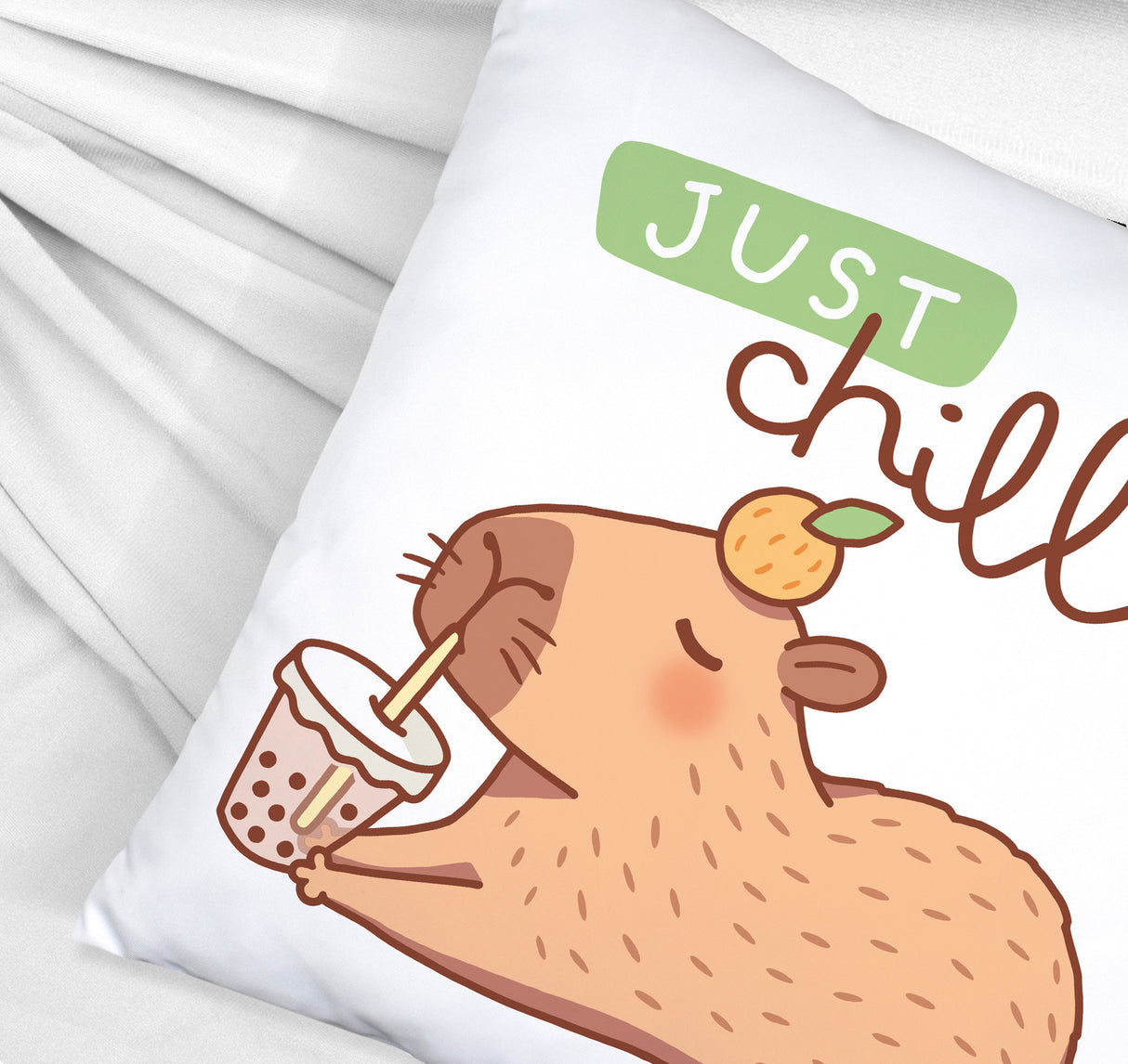 Capybara mit Bubble Tea Kissen mit Spruch Just Chill
