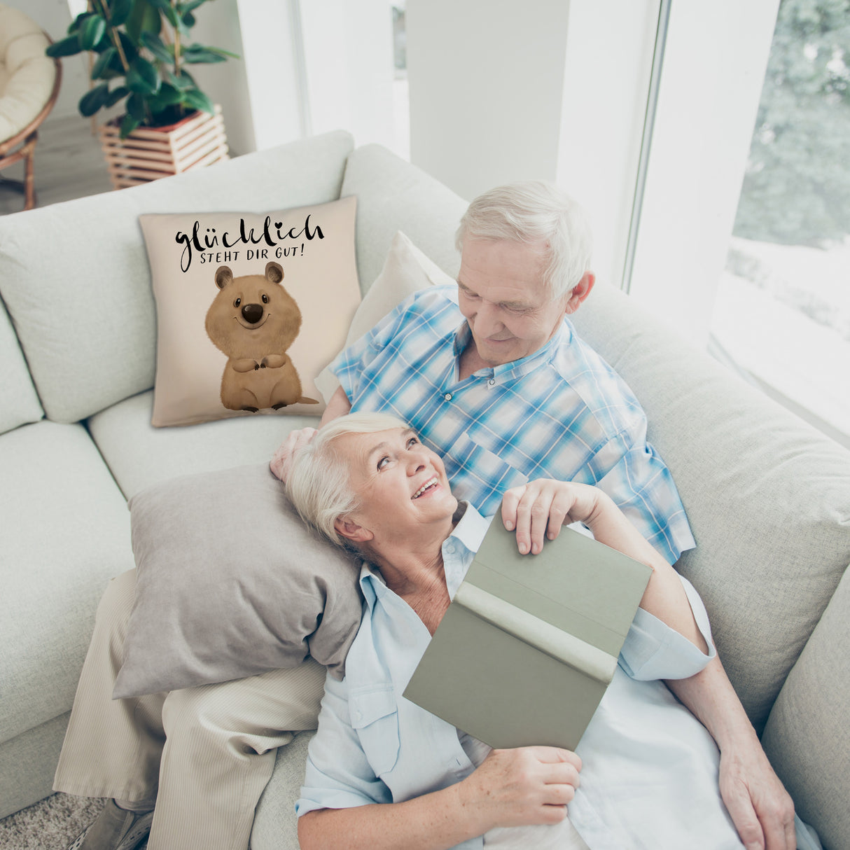 Quokka Kissen mit Spruch Glücklich steht dir gut