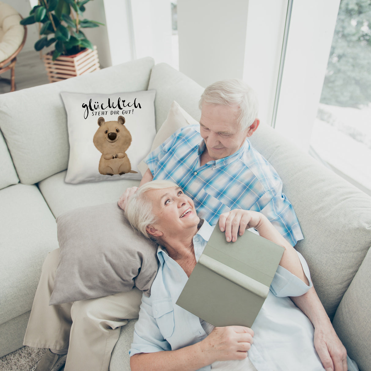 Quokka Kissen mit Spruch Glücklich steht dir gut