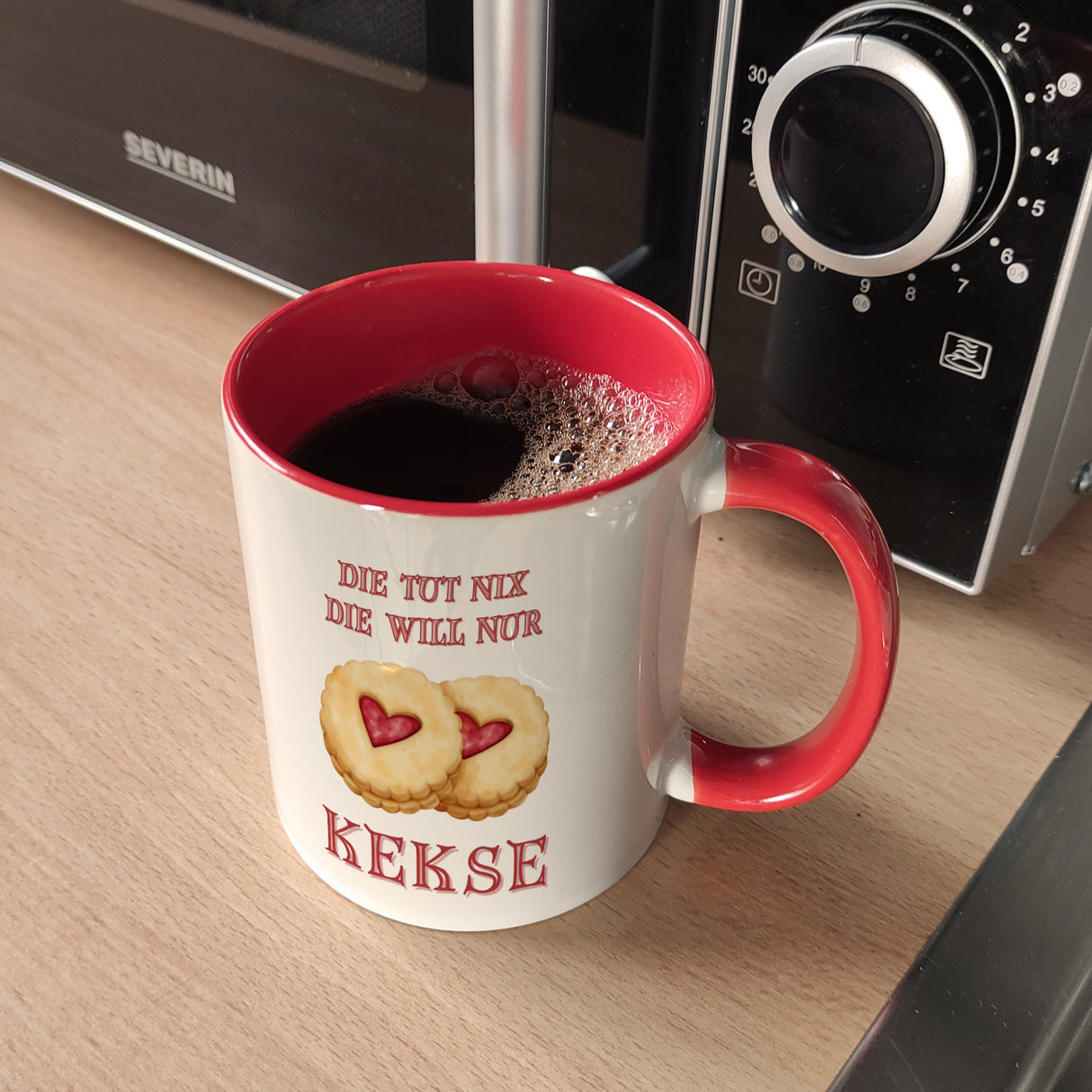 Kekse Kaffeebecher mit Spruch Die tut nix die will nur Kekse