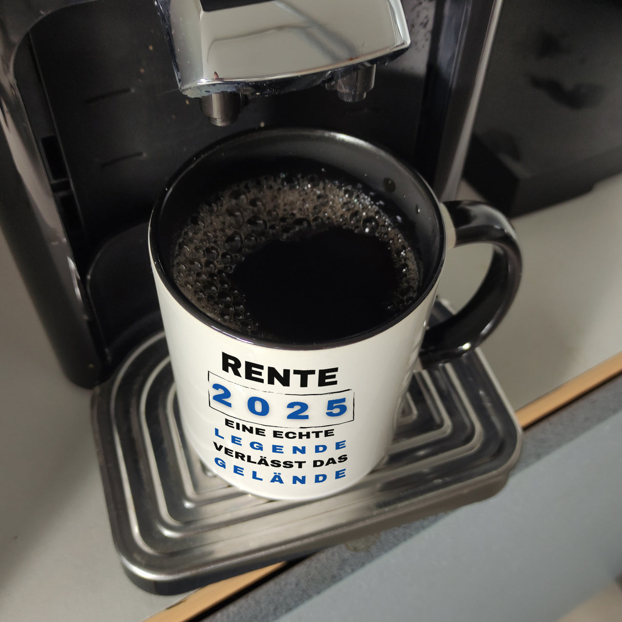 Rente 2025 Kaffeebecher mit Spruch Rente 2025 Legende geht