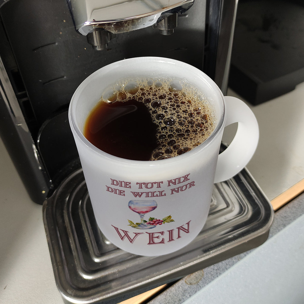 Wein Kaffeebecher mit Spruch Die tut nix die will nur Wein