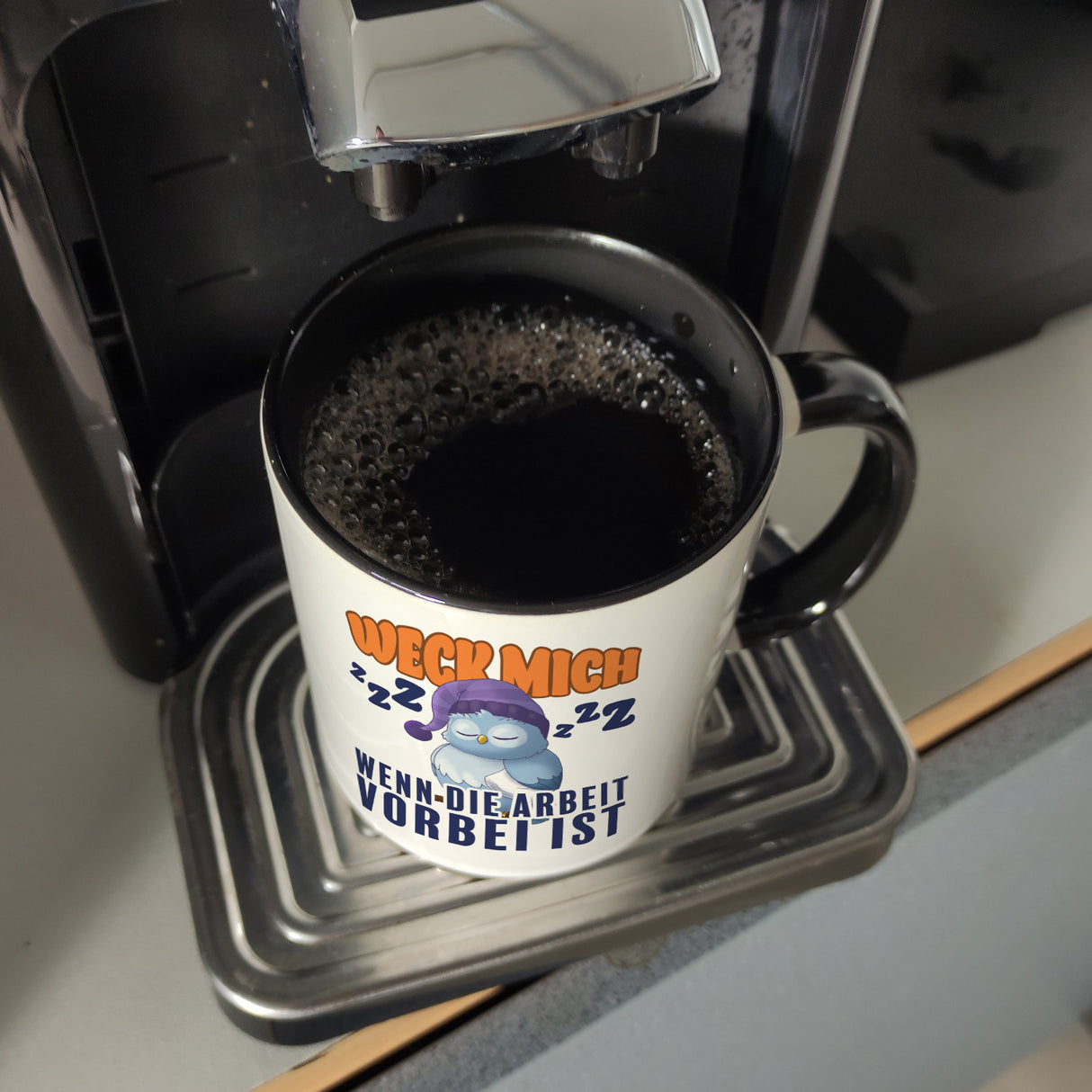 Schlafende Eule Kaffeebecher mit Spruch Weck mich wenn die Arbeit vorbei ist
