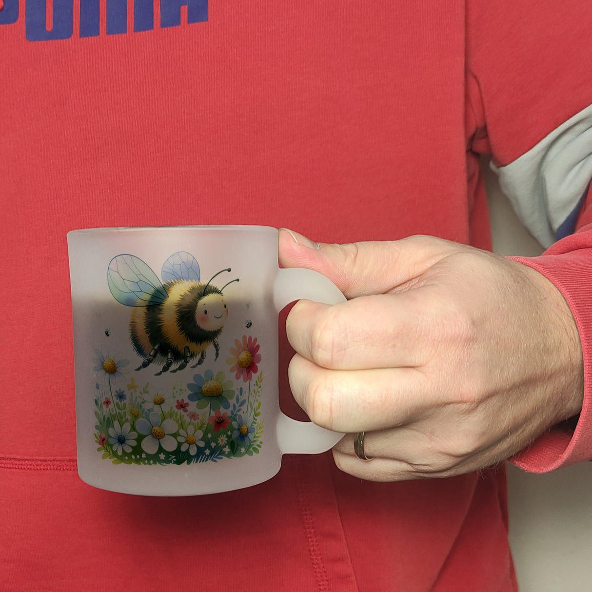 Hummel auf Blumenwiese Kaffeebecher