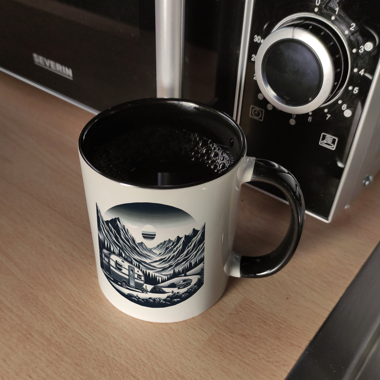 Camping in den Bergen Kaffeebecher