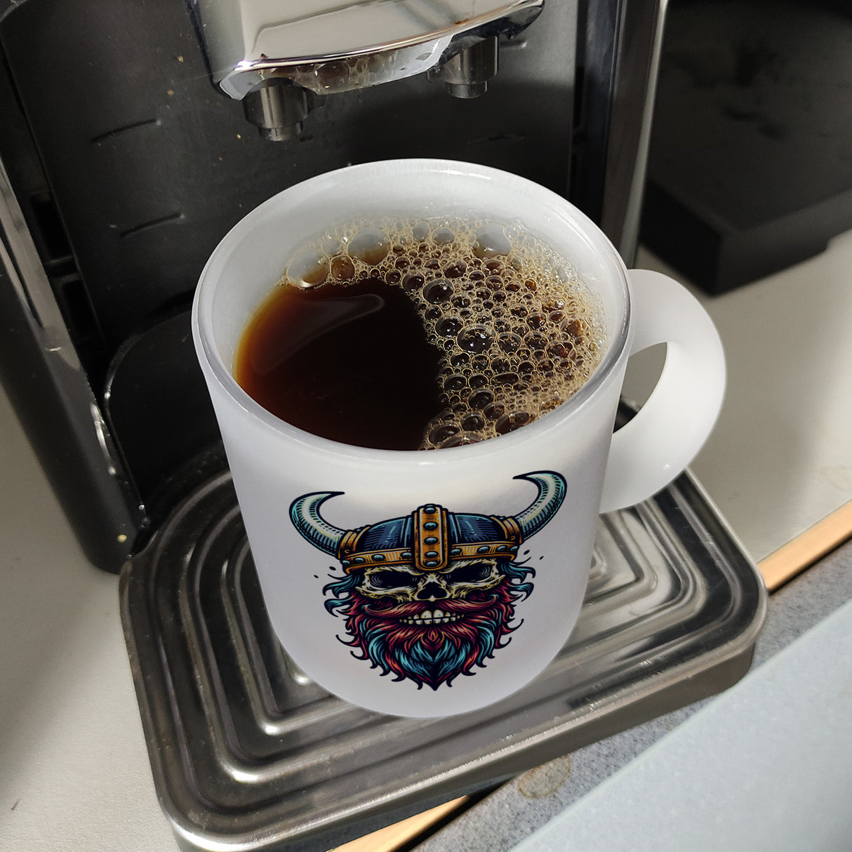 Totenkopf Wikinger Kaffeebecher