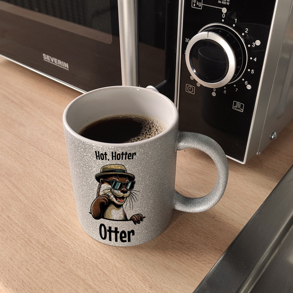 Cooler Otter Kaffeebecher mit Spruch Hot Hotter Otter