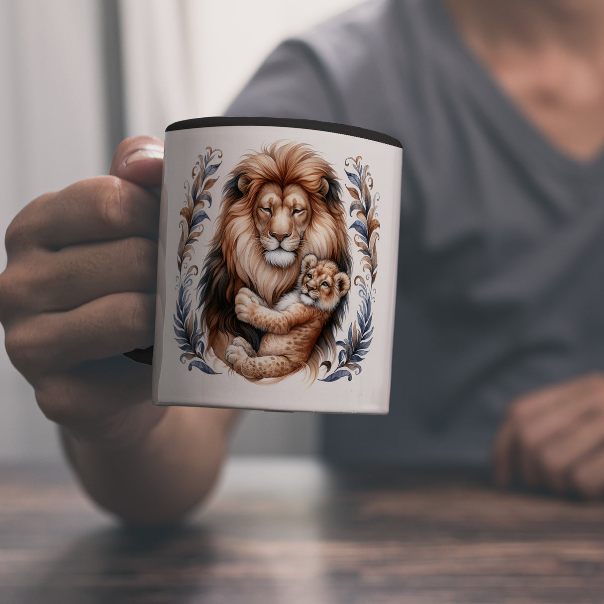 Löwenpapa mit Baby Kaffeebecher