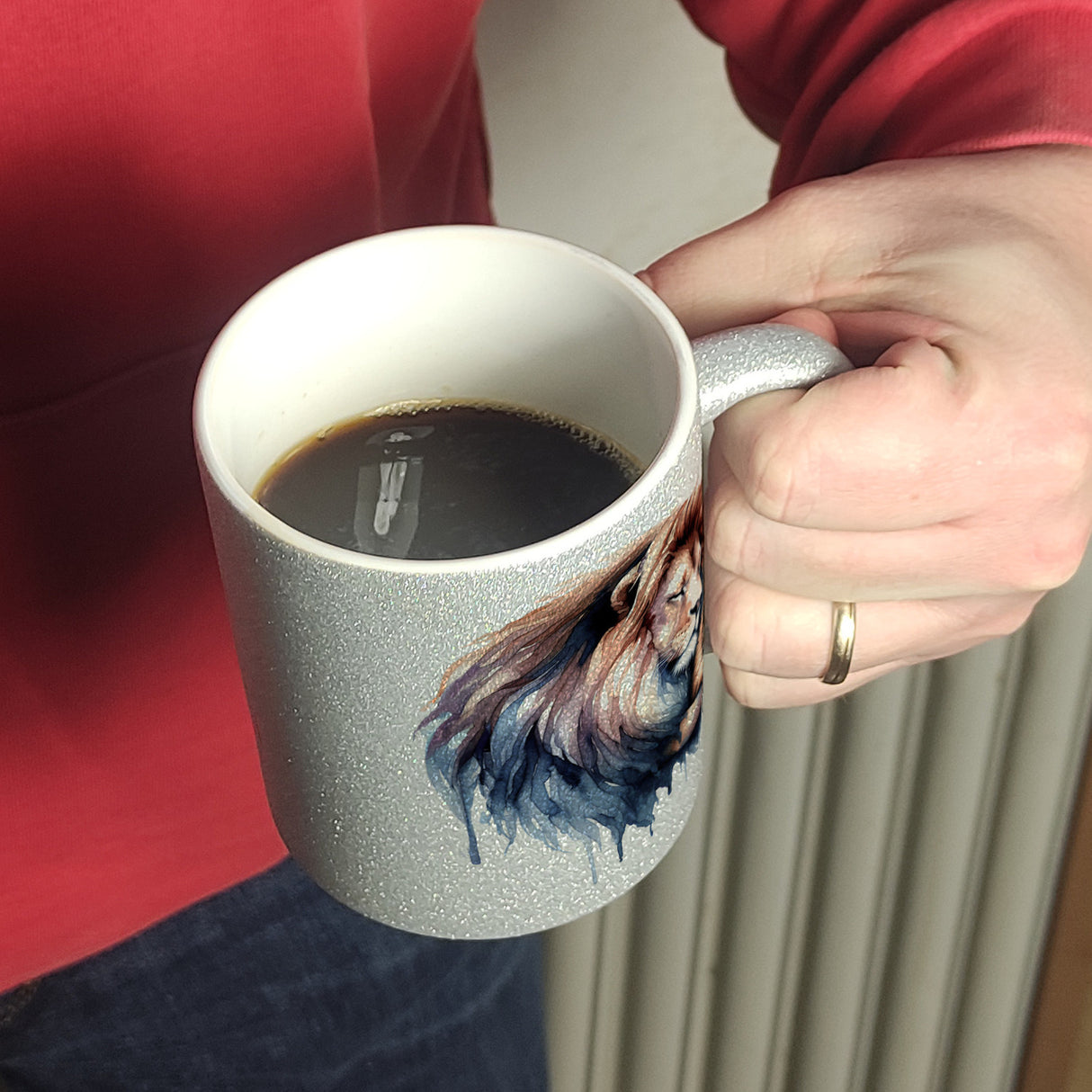 Schlafender Löwenpapa mit Löwenbaby Kaffeebecher