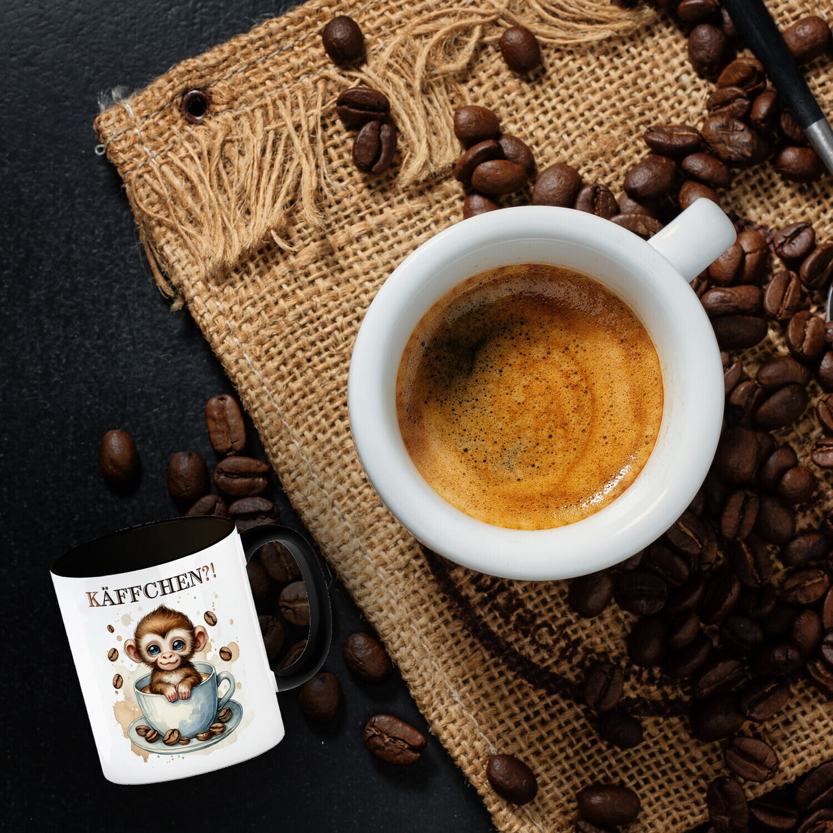 Käffchen Süßer Affe in einer Kaffeetasse Kaffeebecher