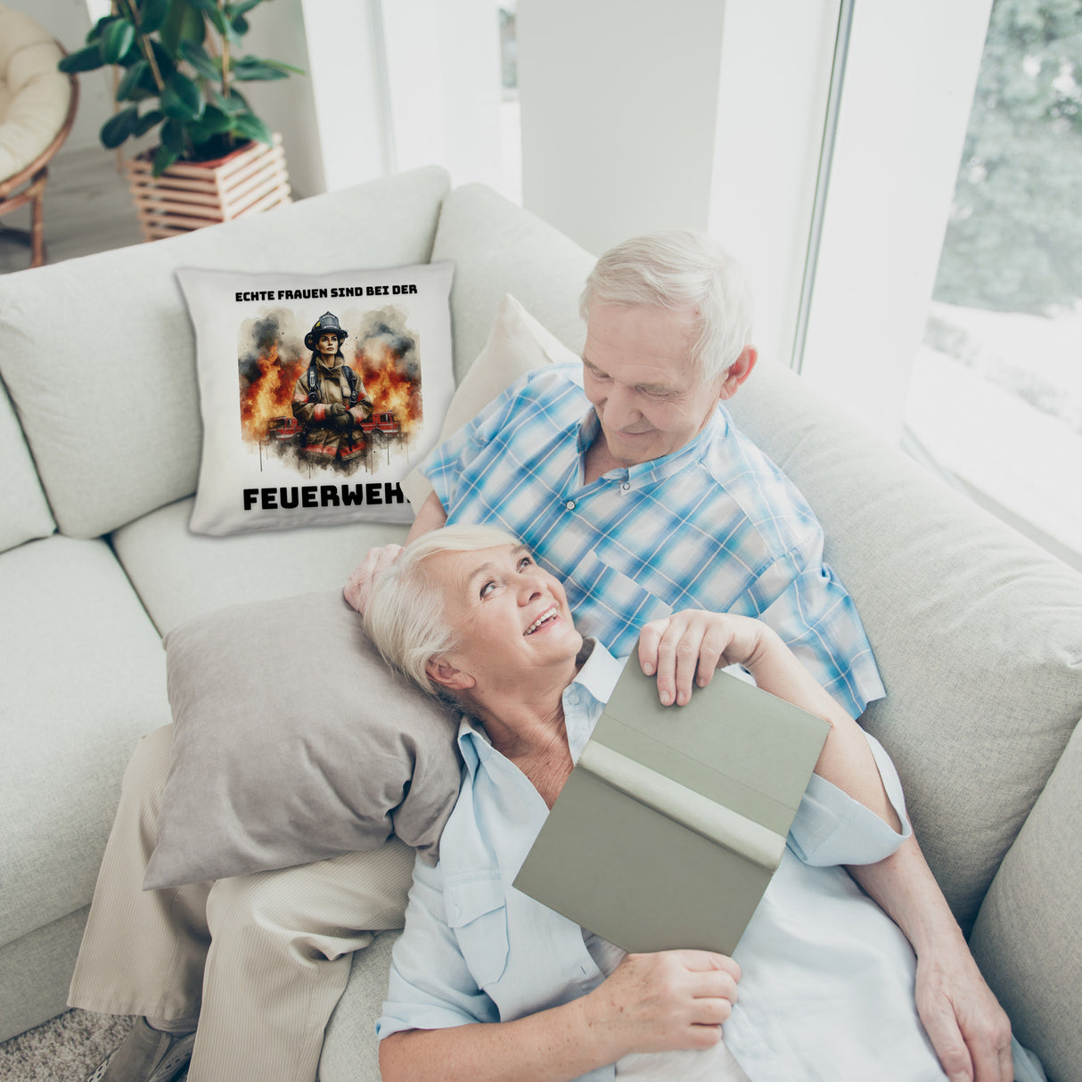 Echte Frauen sind bei der Feuerwehr Kissen