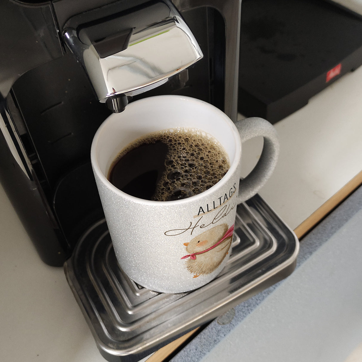 Küken Kaffeebecher mit Spruch Alltagsheldin