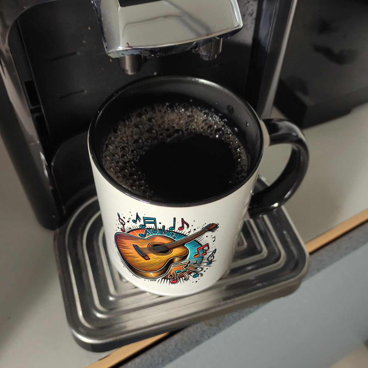 Akustikgitarre Kaffeebecher