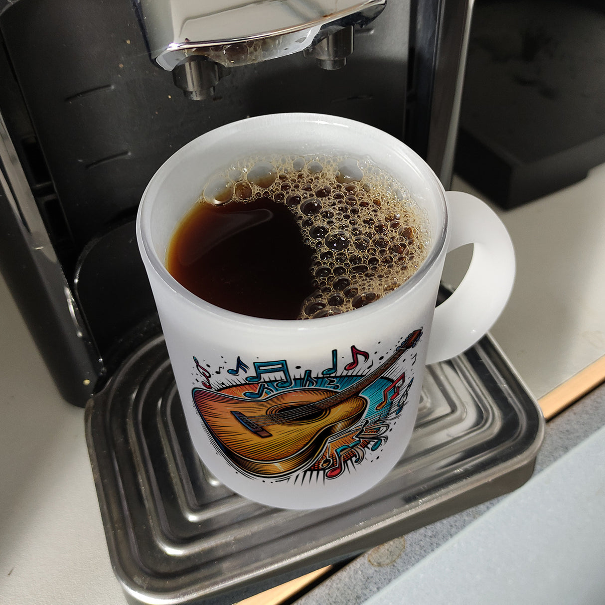 Akustikgitarre Kaffeebecher