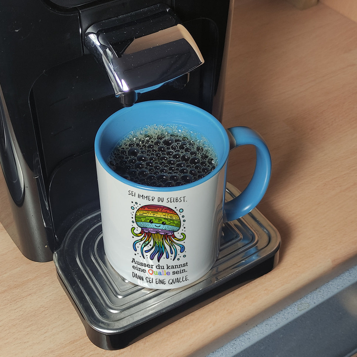 Sei immer du selbst - ausser du kannst eine Qualle sein Kaffeebecher