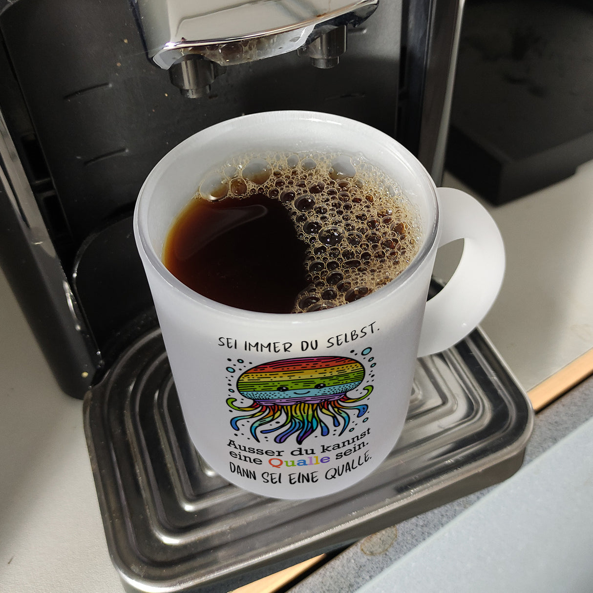 Sei immer du selbst - ausser du kannst eine Qualle sein Kaffeebecher