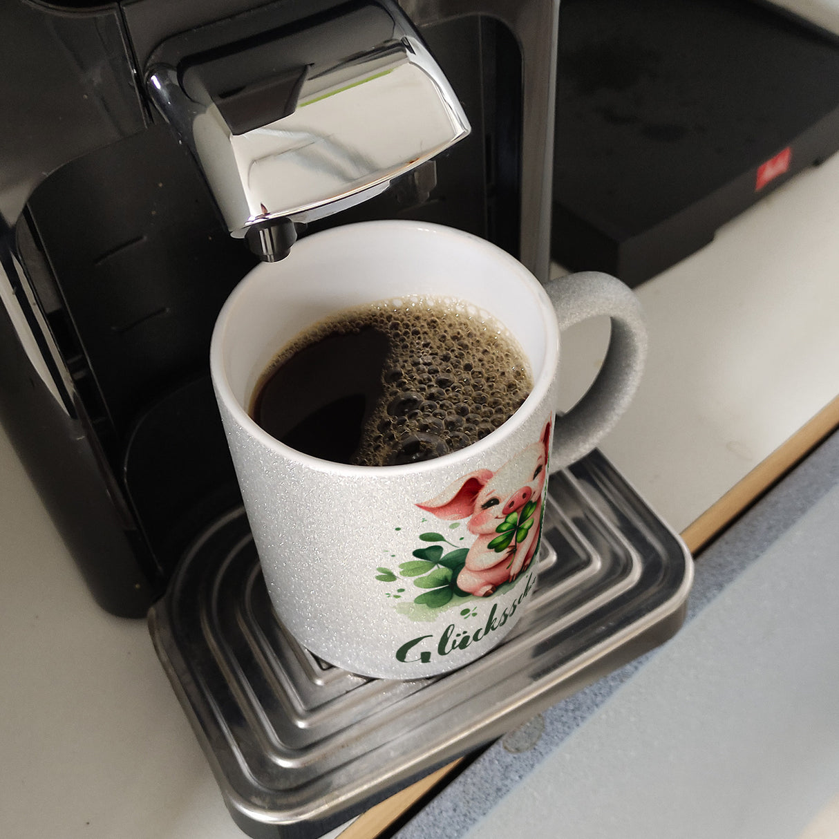 Glücksschwein mit Kleeblatt Kaffeebecher