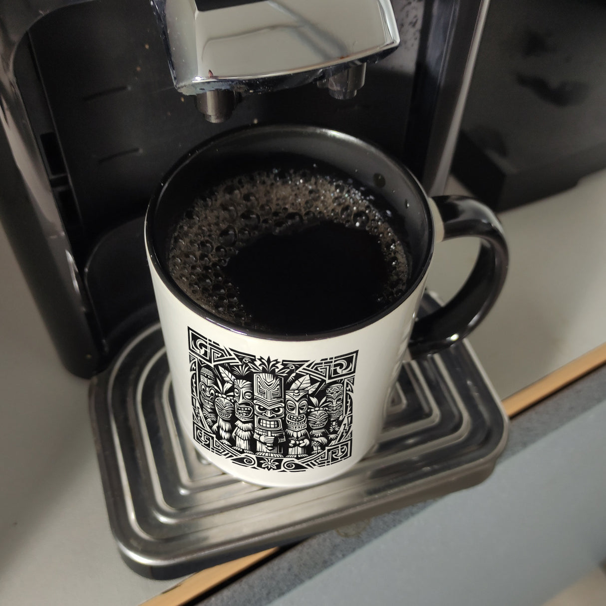 Tiki Figuren Kaffeebecher