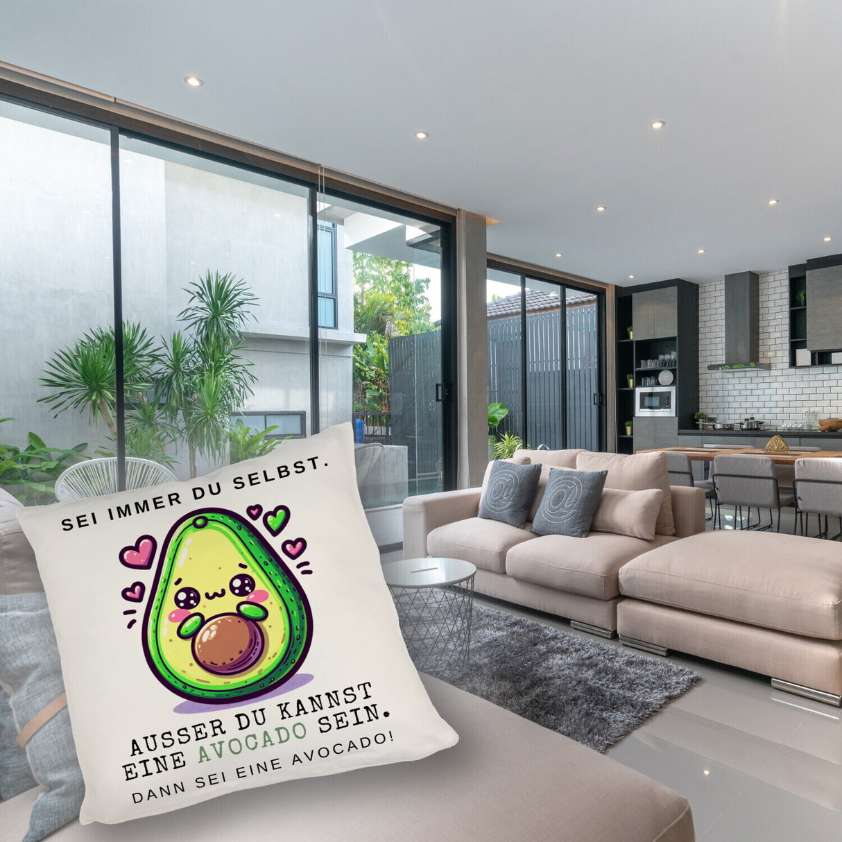 Avocado im Kawaii-Stil Kissen mit Spruch Sei du selbst oder Avocado