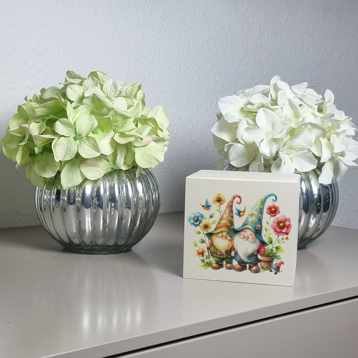 Gartenzwerge mit Blumen Spardose
