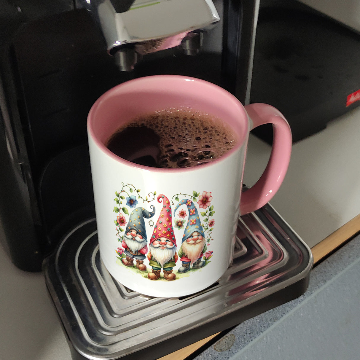 Gartenzwerge mit Blumen Kaffeebecher