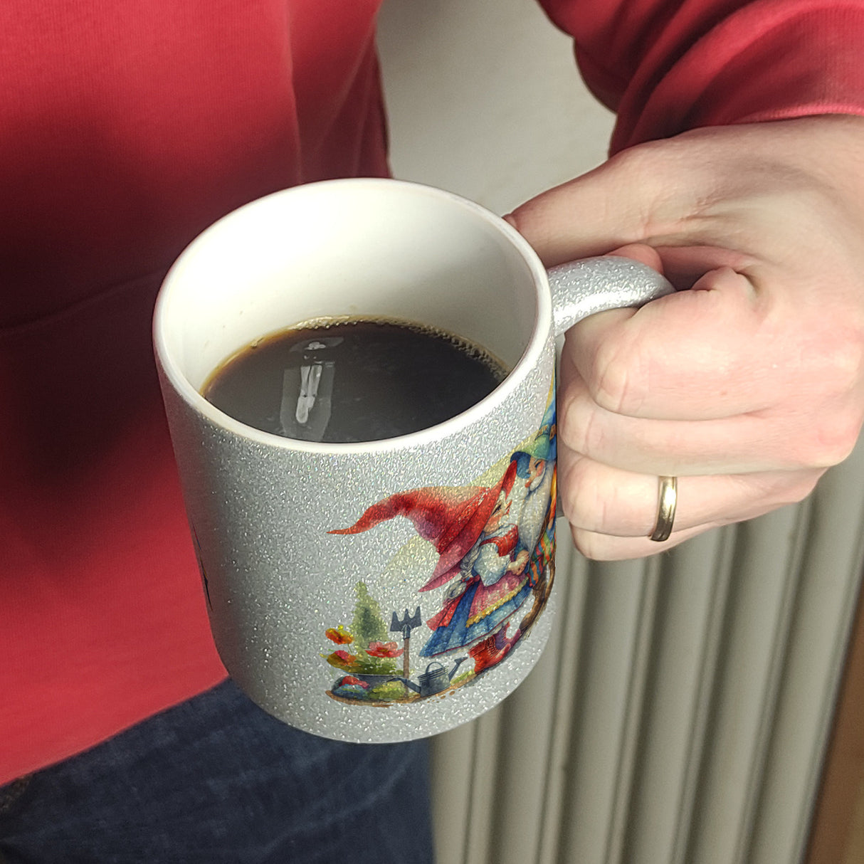 Verliebte Gartenzwerge im Garten Kaffeebecher