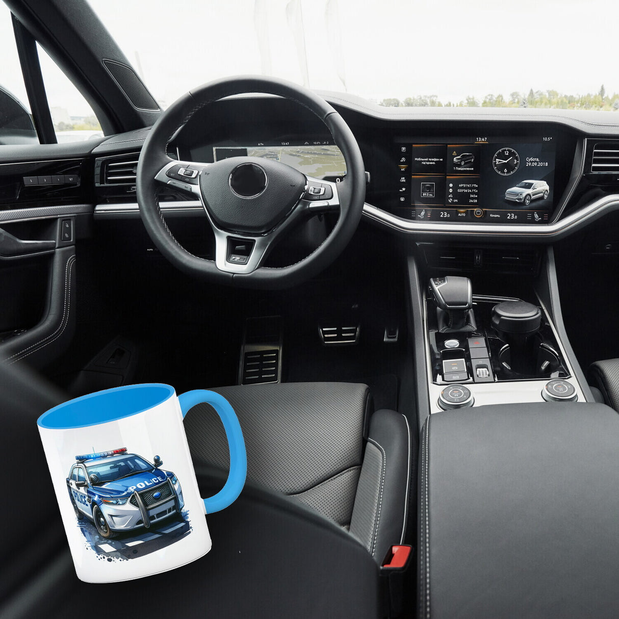 Polizeiauto mit Blaulicht Kaffeebecher