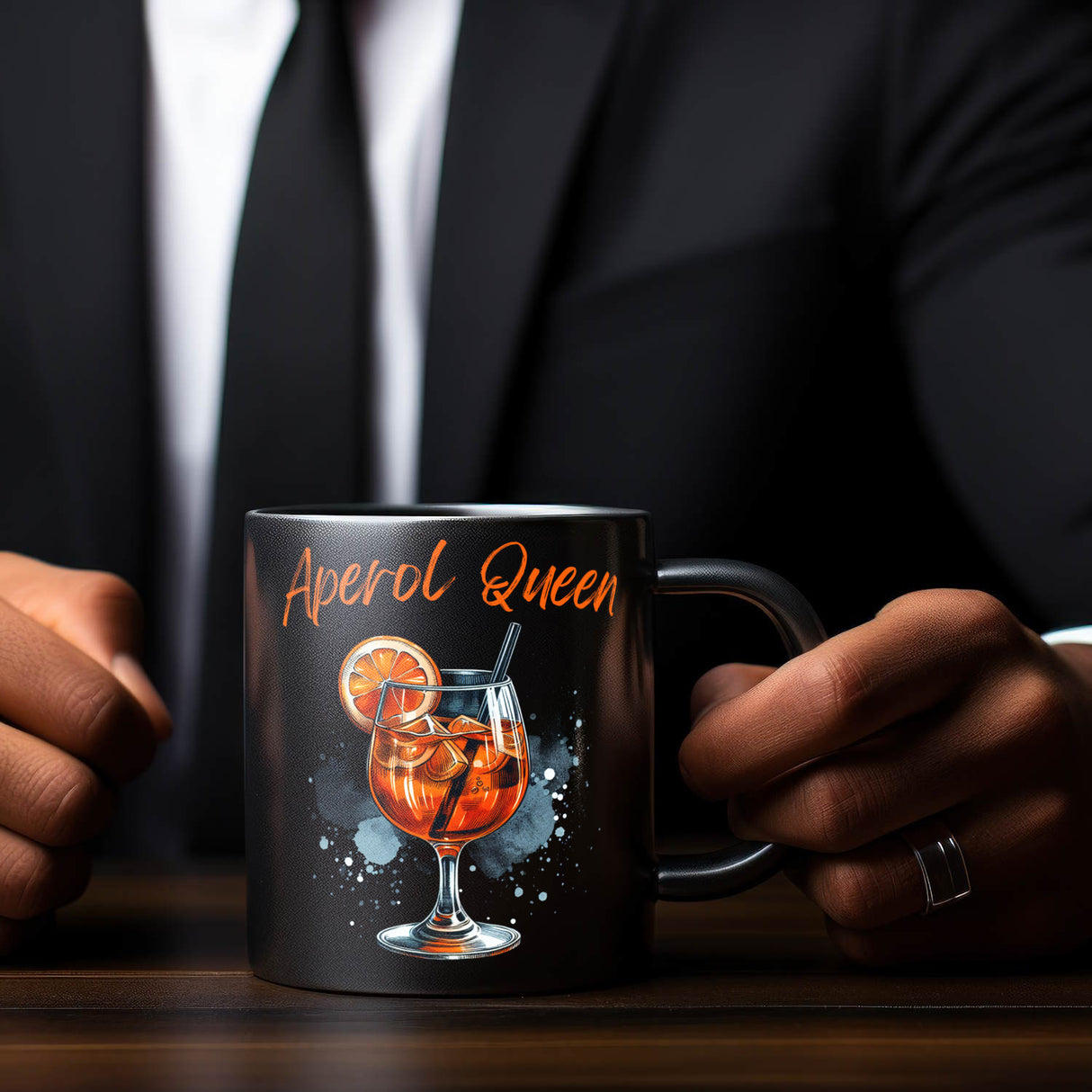 Aperol Queen Tasse in Schwarz