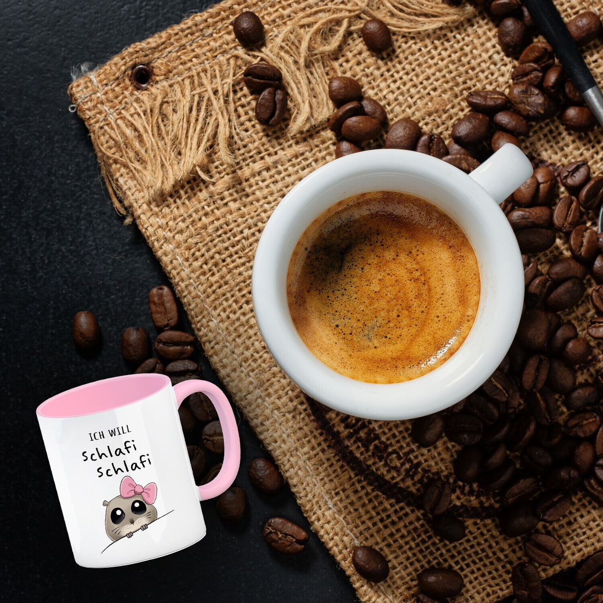 Meme Hamster Kaffeebecher mit Spruch Ich will Schlafi Schlafi