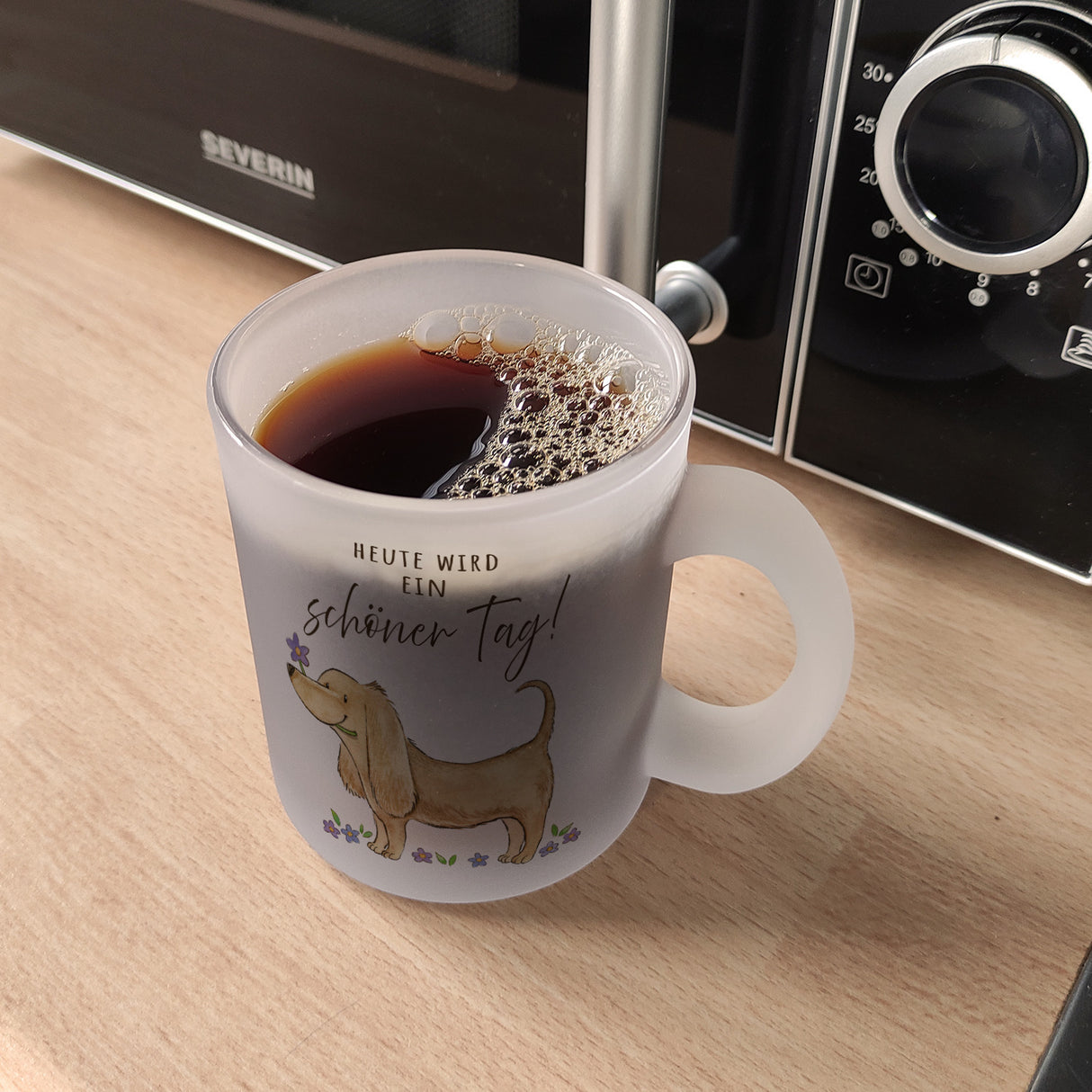 Dackel mit Blume Kaffeebecher mit Spruch Heute wird ein schöner Tag