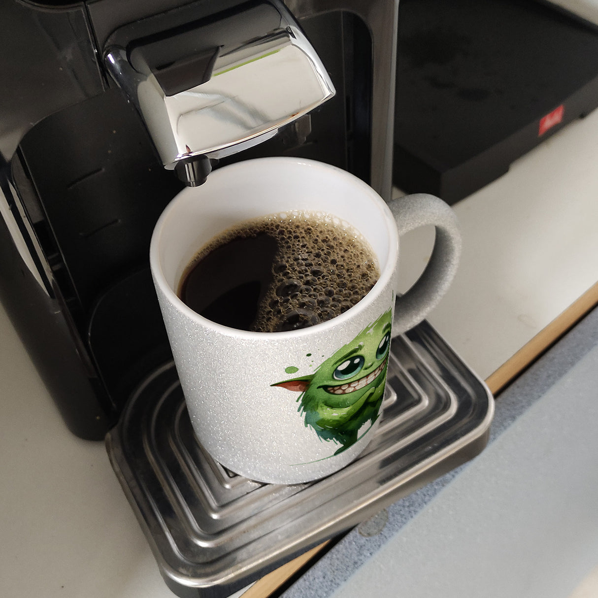 grünes Monster Kaffeebecher