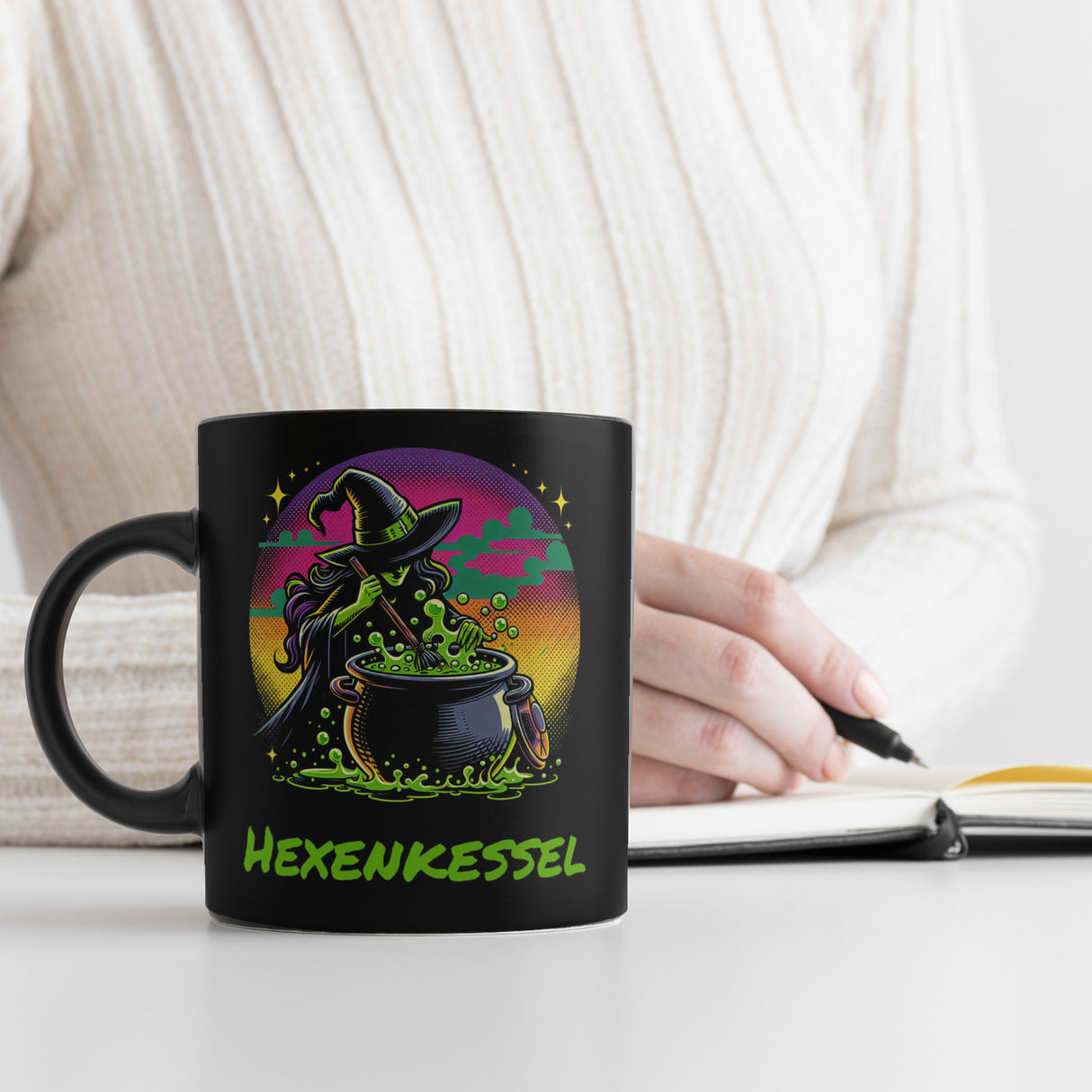 Hexe Tasse in Schwarz mit Spruch Hexenkessel