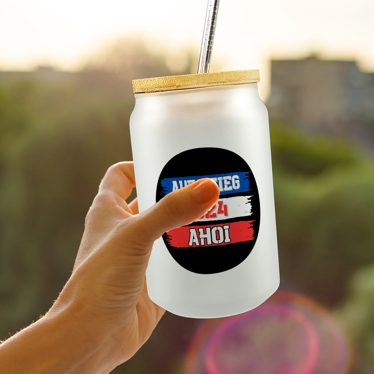 Kiel Aufstieg 2024 Trinkglas mit Bambusdeckel mit Spruch Ahoi