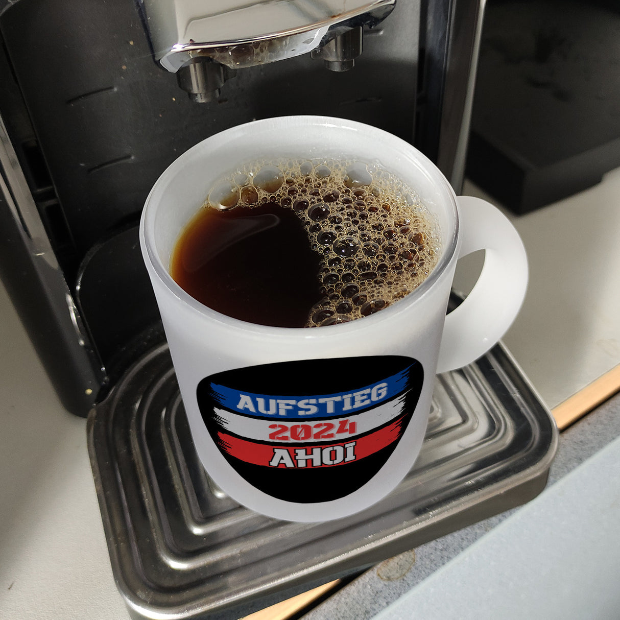 Kiel Aufstieg 2024 Kaffeebecher mit Spruch Ahoi