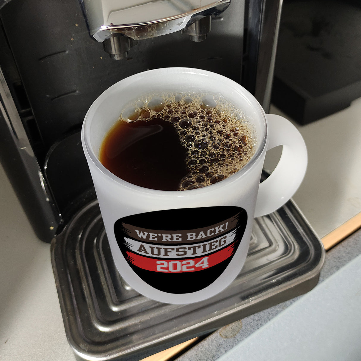 St. Pauli Aufstieg 2024 Kaffeebecher mit Spruch We're back