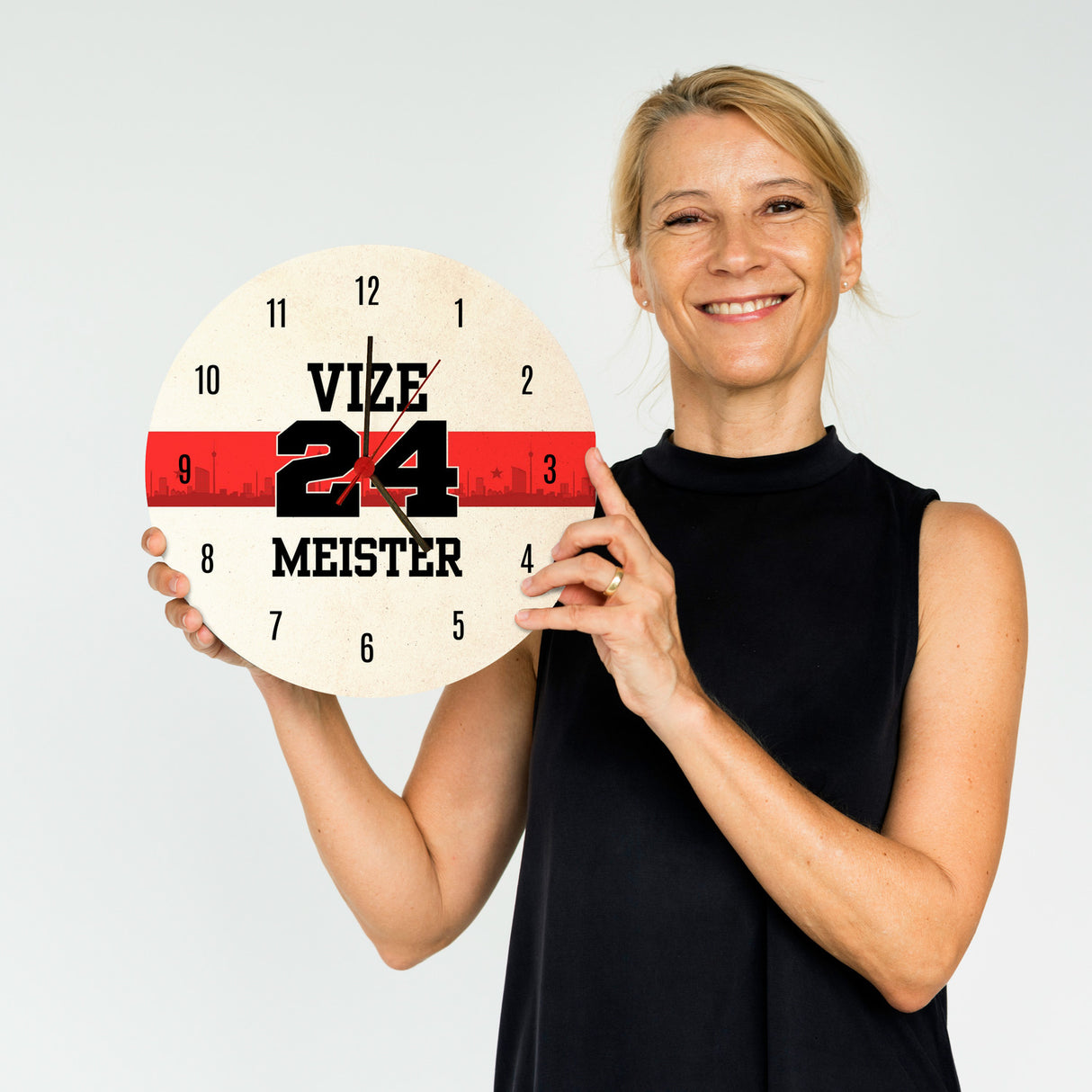 Stuttgart Brustring Wanduhr mit Spruch Vizemeister 2024
