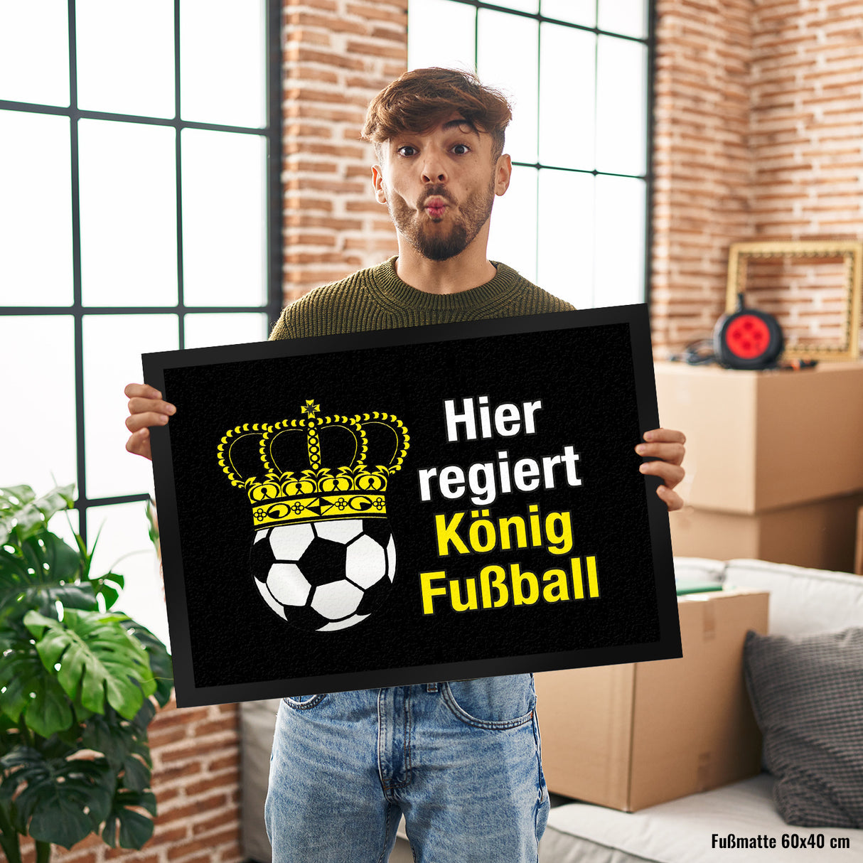 Fußball mit Krone Fußmatte in 35x50 cm mit Spruch Hier regiert König Fußball
