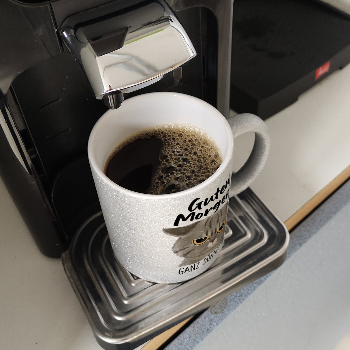 Morgenmuffel Katze Kaffeebecher mit Spruch Guten Morgen - Ganz dünnes Eis