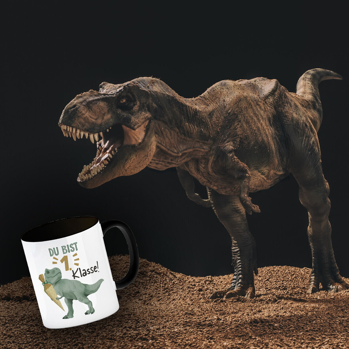 Dino mit Schultüte Kaffeebecher mit Spruch Du bist 1. Klasse!