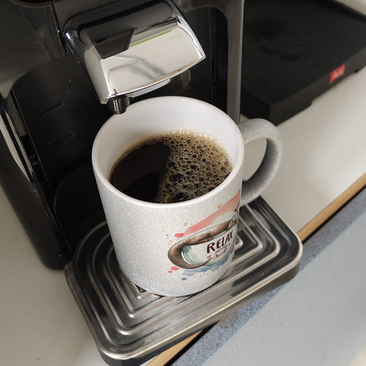 Schlafender Otter Kaffeebecher mit Spruch Relax Tasse
