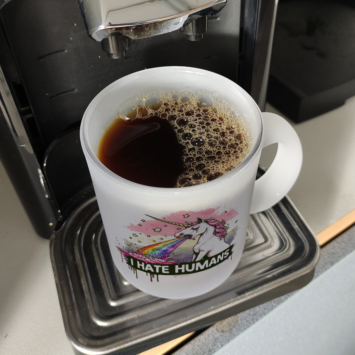 Einhorn kotzt Regenbogen Kaffeebecher mit Spruch I hate Humans