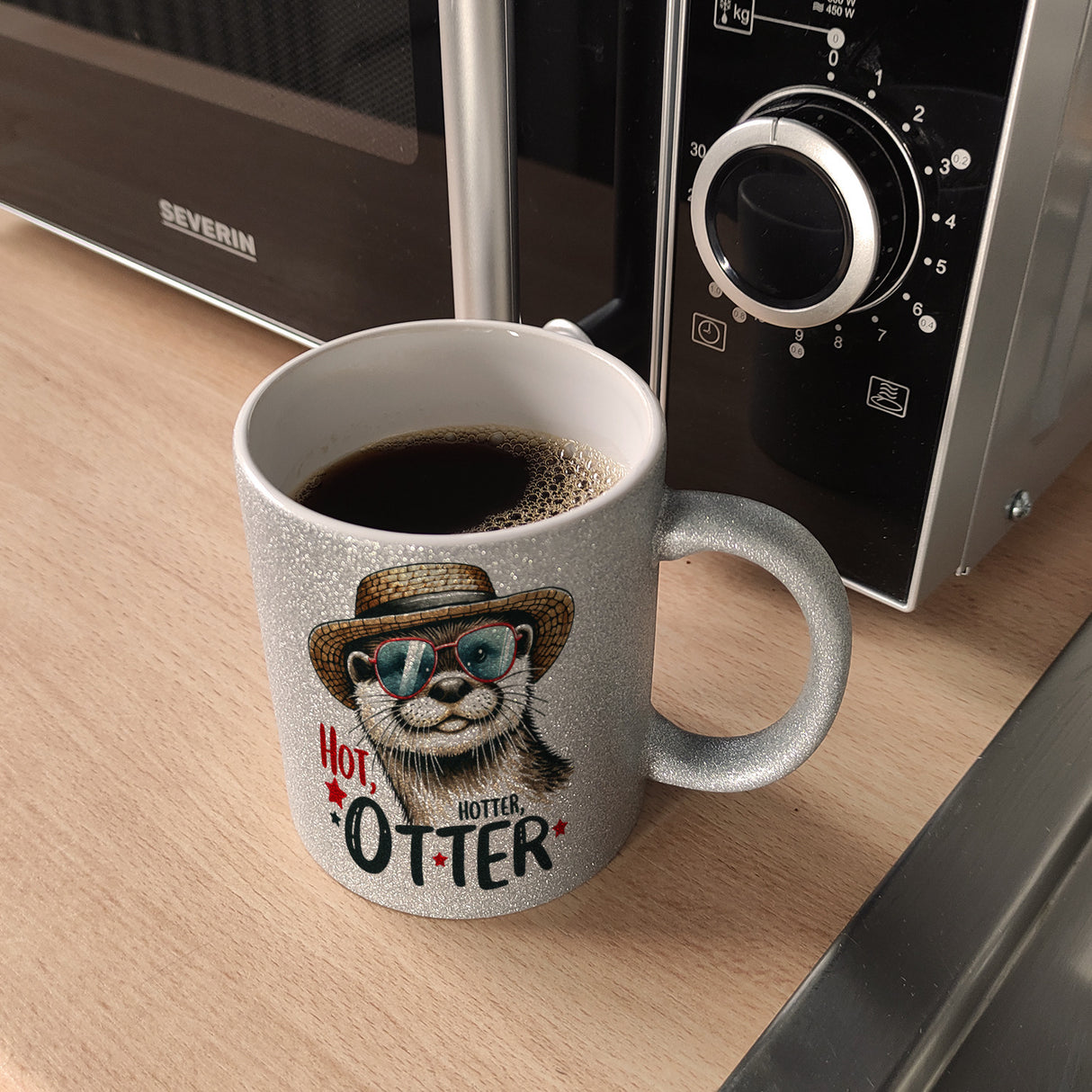 Otter mit Sonnenbrille und Strohhut Kaffeebecher mit Spruch Hot Hotter Otter