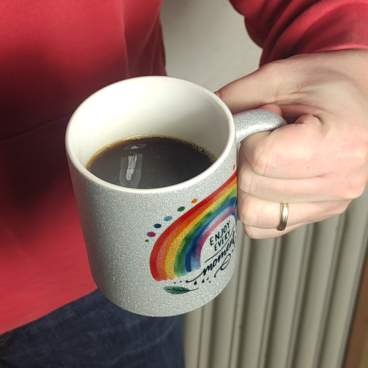 Regenbogen Kaffeebecher mit Spruch Enjoy every moment