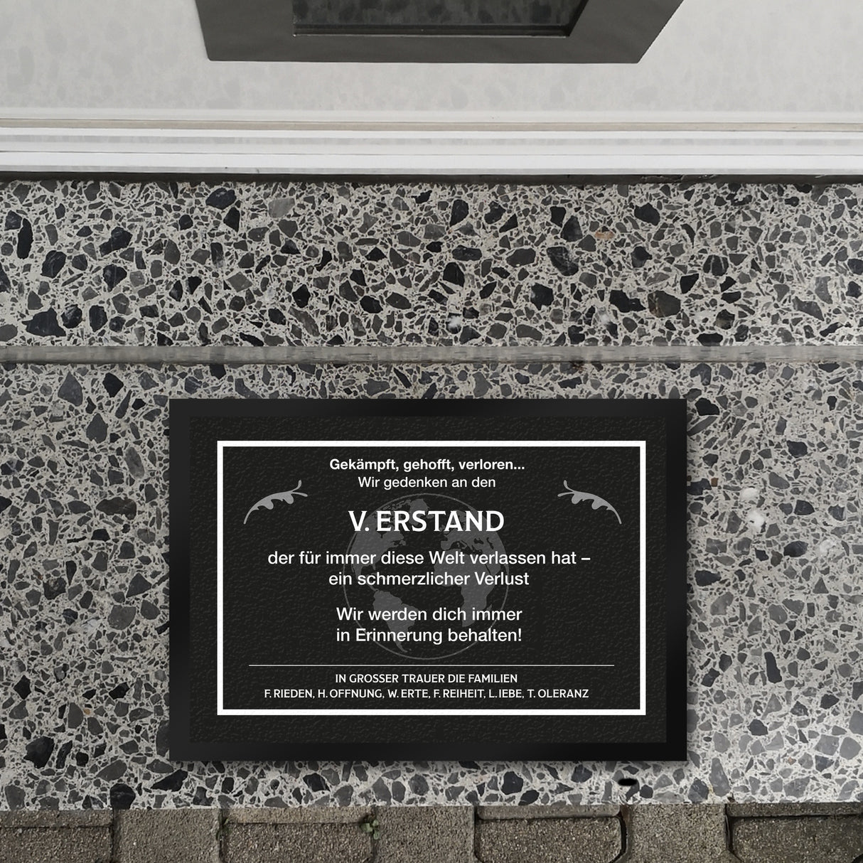 Witzige Fußmatte in 35x50 cm mit Weltkugel und Trauersymbolen