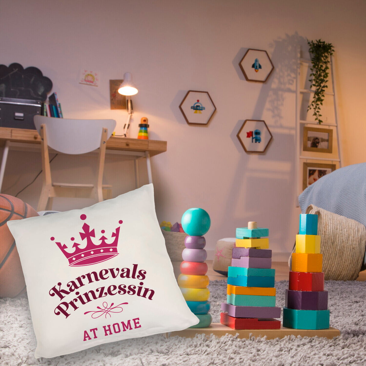 Karnevalsprinzessin Kissen mit Krone in Pink