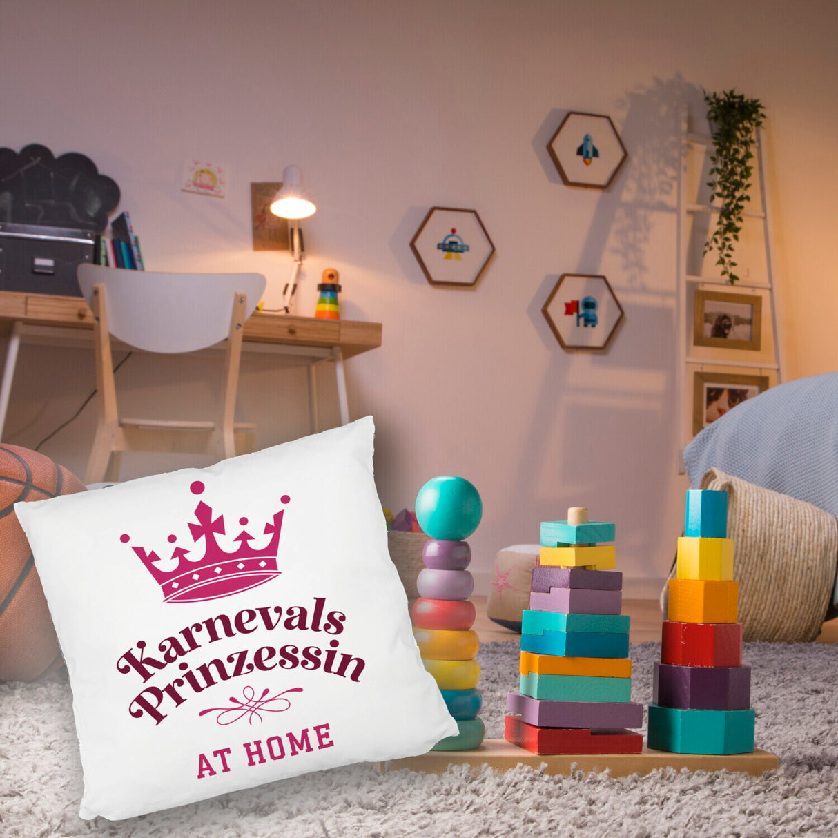 Karnevalsprinzessin Kissen mit Krone in Pink