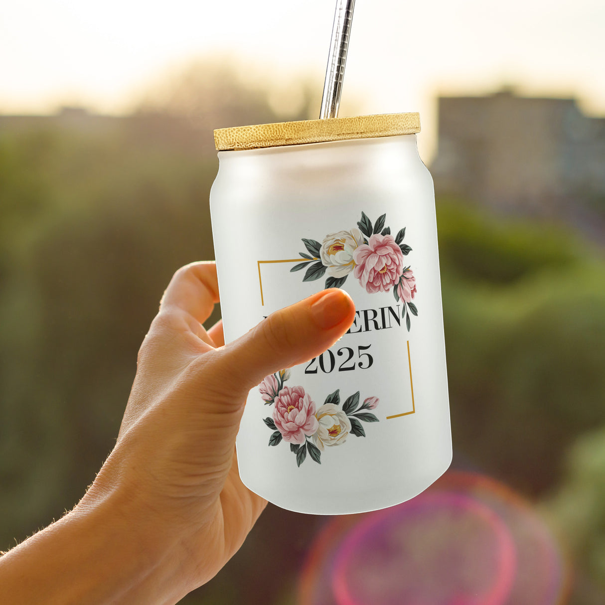 Rentnerin 2025 Blumen Trinkglas mit Bambusdeckel für den Ruhestand