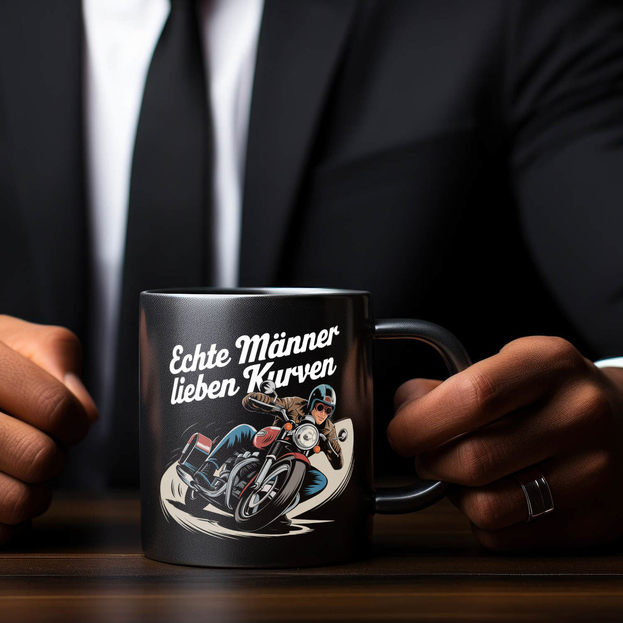 Echte Männer lieben Kurven Tasse mit Retro Biker