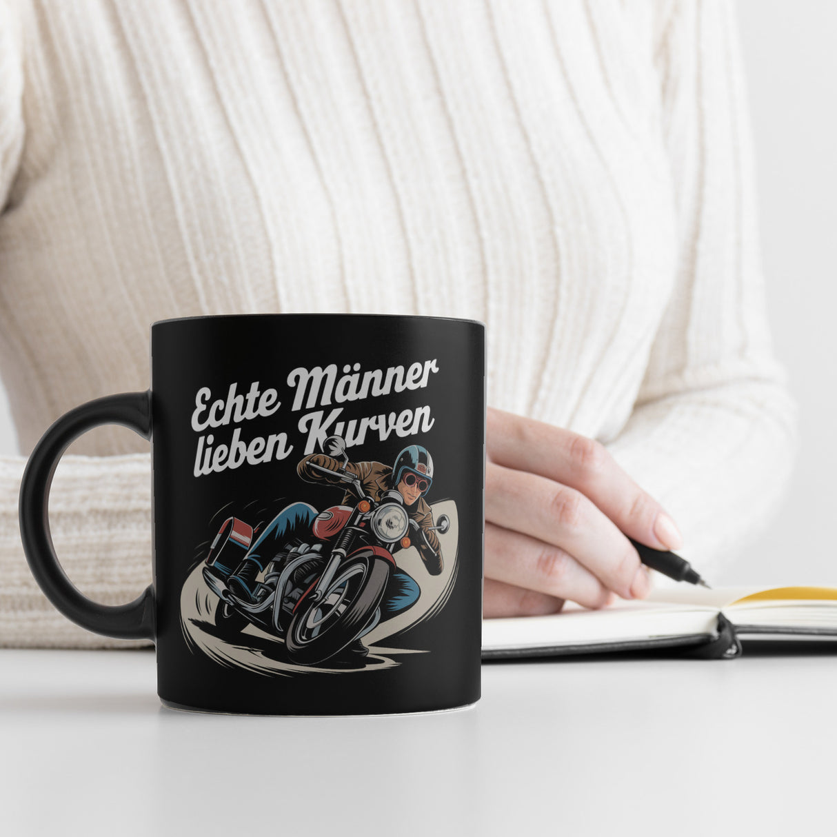Echte Männer lieben Kurven Tasse mit Retro Biker